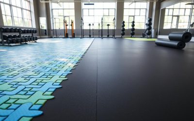 Rubber Flooring Tiles: Puzzle-Style vs. Rolls for Gym Applications